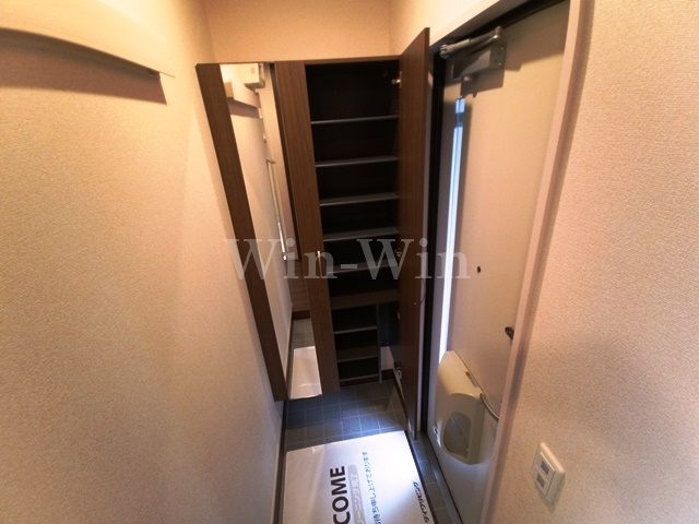 昴イースト 伍の玄関