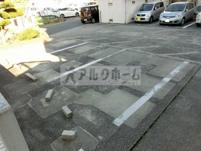 ルネアルマーニの駐車場|ルネアルマーニ　柏原市　駐車場　パーキング