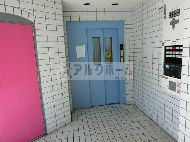 ルネアルマーニのエントランス|ルネアルマーニ　柏原市　エントランス