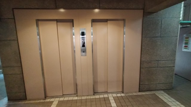 ルポ城北のその他共用部分|二台のエレベーターで昇降スムーズ。重い荷物があっても安心！