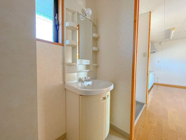 マノワール高埇の独立洗面台|朝の支度にも助かる、独立の洗髪洗面化粧台