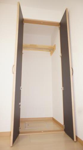 【収納】 | シャンテ船橋宮本Ａ棟 | 収納も広々でお荷物の多い方には嬉しいですね