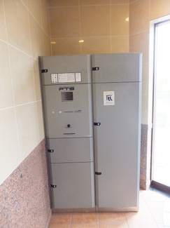 【その他共用部分】 | 共用部には宅配BOXがあるので荷物の受け取りもスムーズに♪再配達を依頼する手間が省けます☆