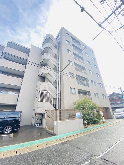 アクロス荒江グランコートの外観