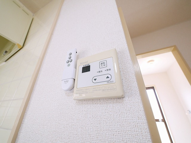 城見町アパ－ト付店舗Ⅰの設備|給湯リモコン