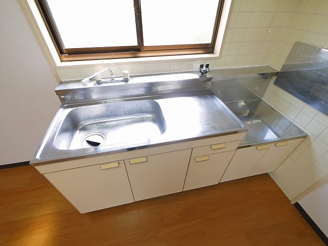 城見町アパ－ト付店舗Ⅰのキッチン