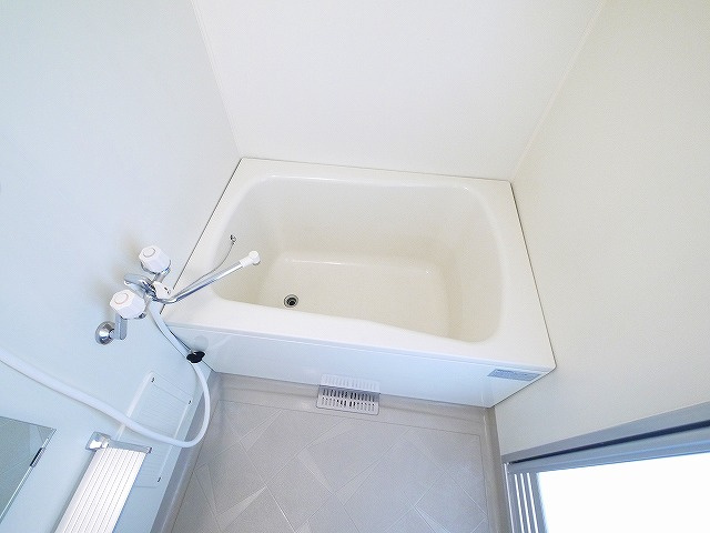 城見町アパ－ト付店舗Ⅰの浴室