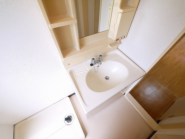 城見町アパ－ト付店舗Ⅰの洗面所