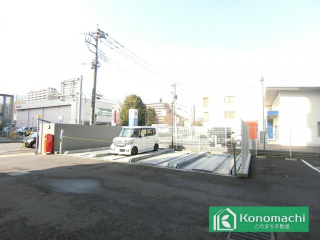 サンデュエル小山駅東通りの駐車場