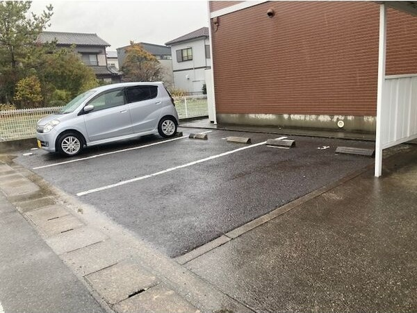 ヴィラ霞　　刈谷市近郊の賃貸はクラスホームの駐車場