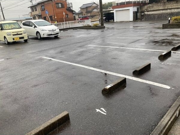 ヴィラ霞　　刈谷市近郊の賃貸はクラスホームの駐車場