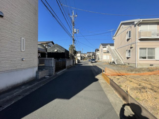 【前面道路含む現地写真】