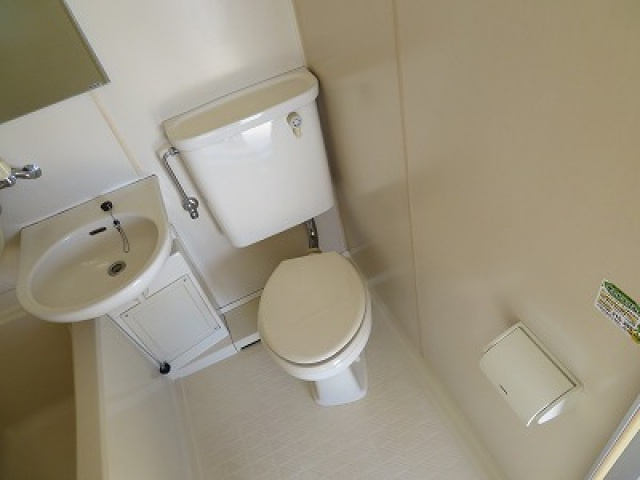 FROM.10のトイレ