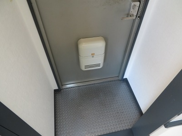 FROM.10の玄関