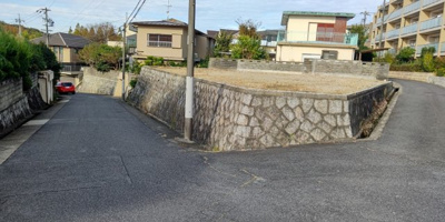【前面道路含む現地写真】 | 千種区富士見台第5期　全3棟　3号棟＜仲介手数料無料＞富士見台小・千種台中　新築一戸建て | 2/9撮影
住宅ローンアドバイザーの村田です。住宅ローン審査が通らなかった方、あきらめる前にご相談ください。