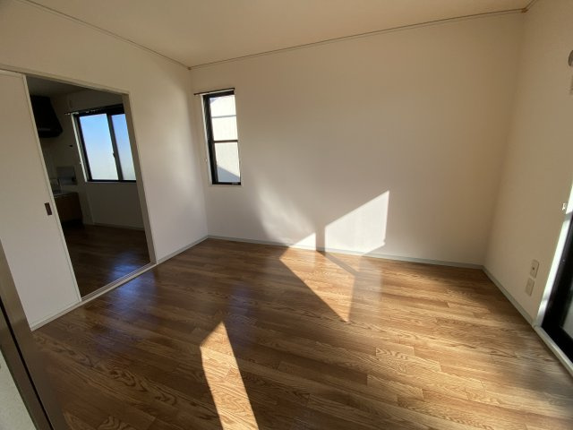 稗田マンショングリーンパークの洋室|南洋室６帖