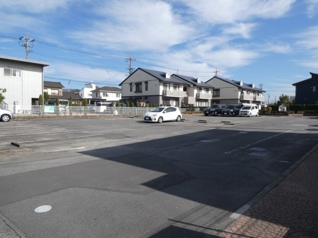稗田マンショングリーンパークの駐車場