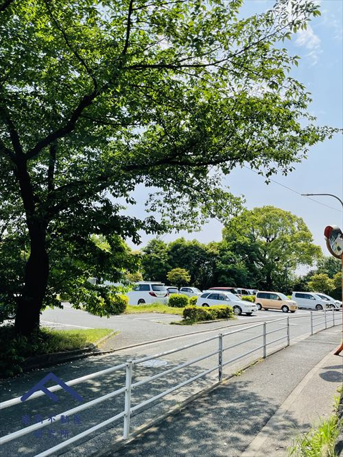 笹の台団地4号棟の駐車場