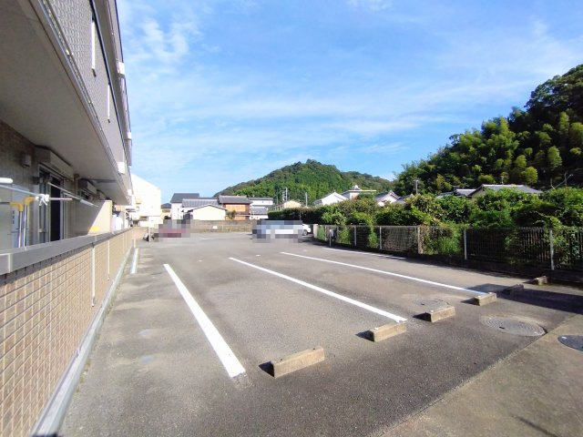 グランフィールド重根Ⅱの駐車場