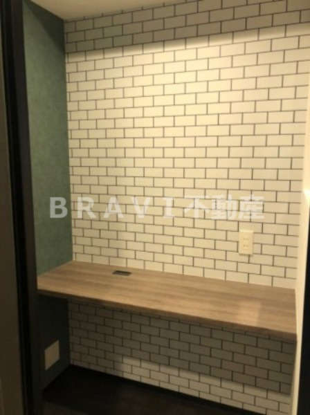 エスリードコート堺筋本町 BRAVI不動産の洋室|使い勝手のいい書斎