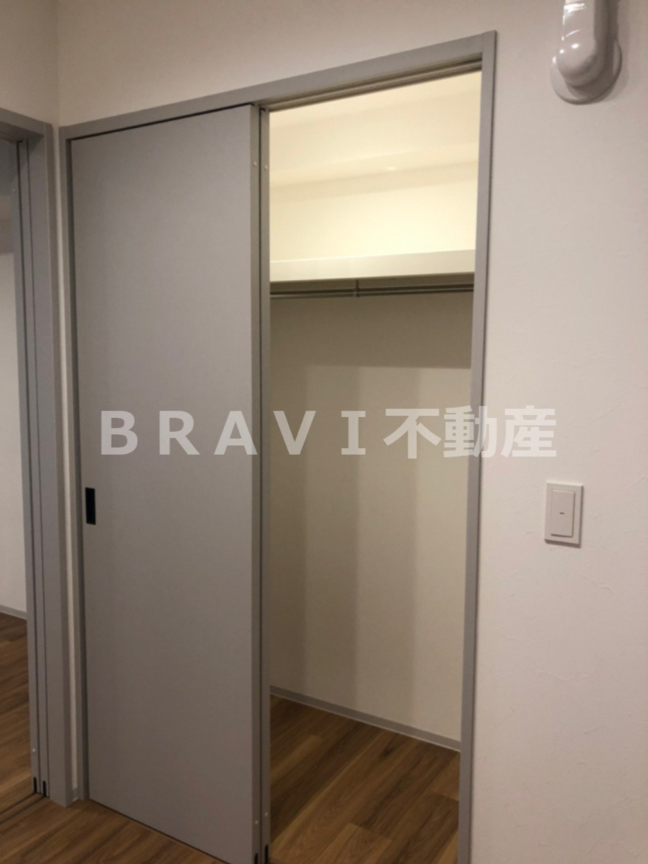 エスリードコート堺筋本町 BRAVI不動産の収納|ちょっとした収納スペースも充実しています
