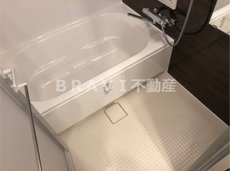 エスリードコート堺筋本町 BRAVI不動産の浴室|日々の疲れを癒すお風呂です