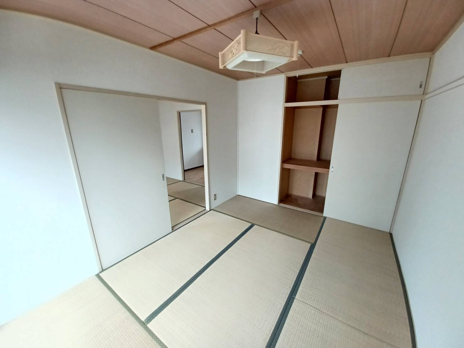 サンシティ川窪の和室
