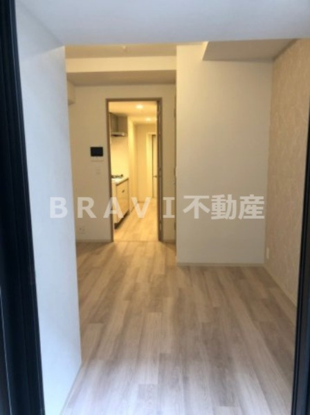 エスリードコート堺筋本町 BRAVI不動産の居間・リビング|ゆったりとした居間です