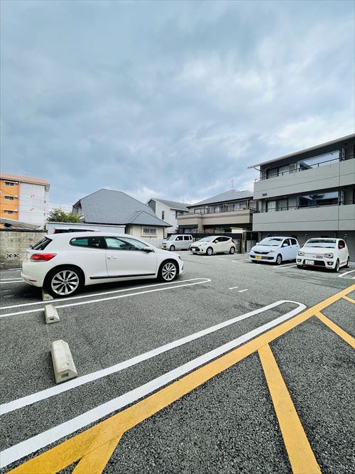 室見リバーコーポの駐車場