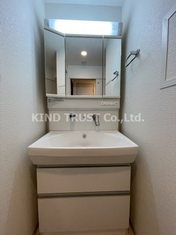 セレーナ・コンフォルト天神橋の洗面所|忙しい朝には欠かせない洗面所です