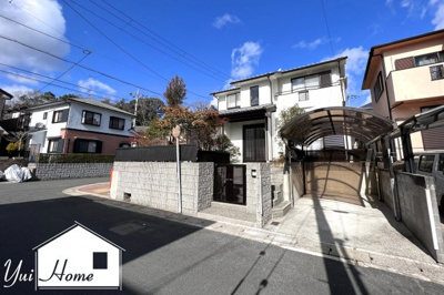 【外観】 | 亀岡市南つつじケ丘桜台４丁目　中古戸建 | 令和4年2月に改装済の美宅です(*´▽｀*)土地約55.7坪の広々とした庭付き4LDKは南西角地の開放的なポジジョンで快適な暮らしです♪