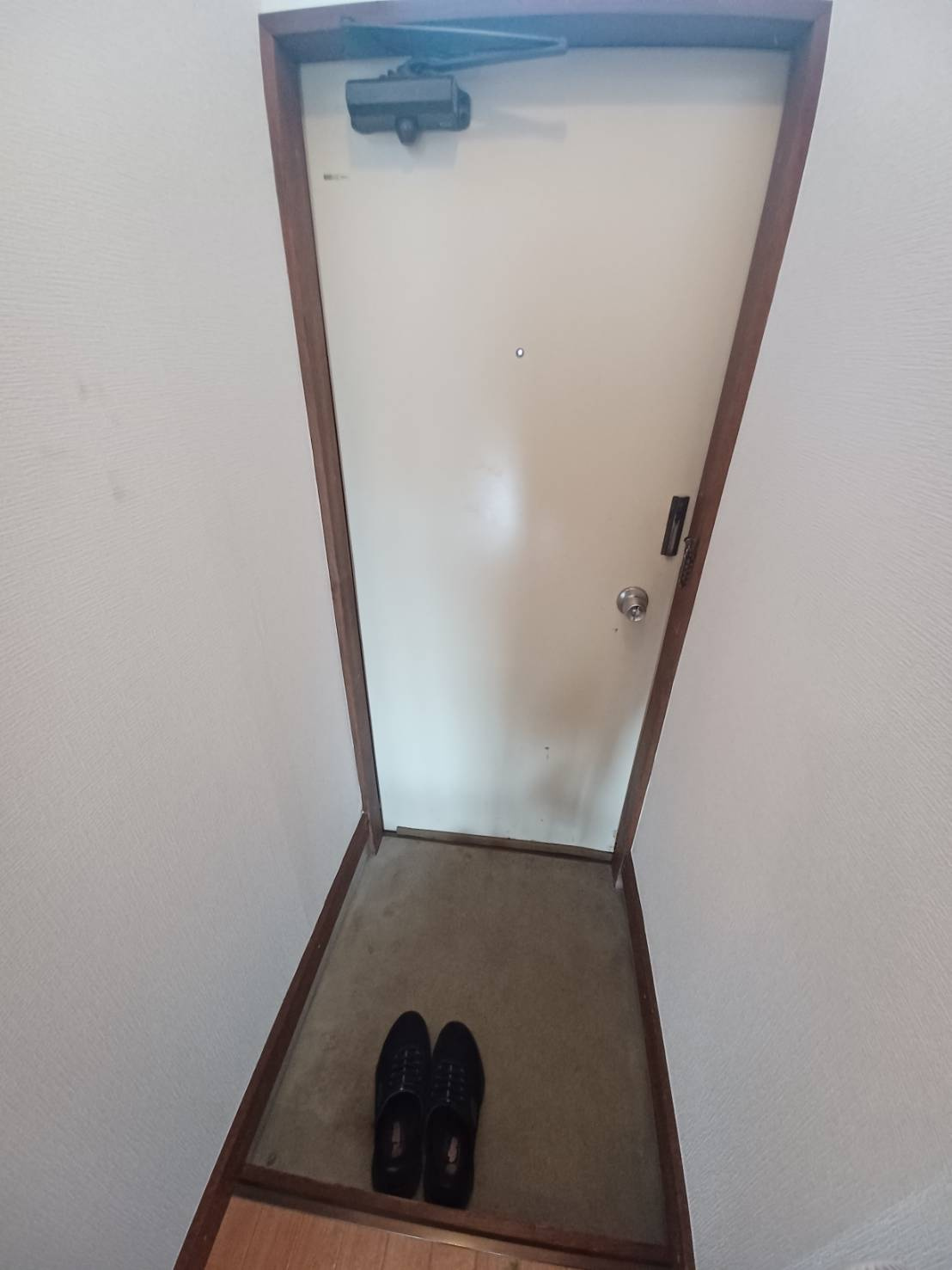 逸見アパートの玄関
