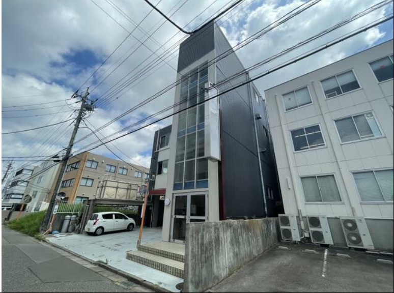 スプリングテックつくばビルの外観