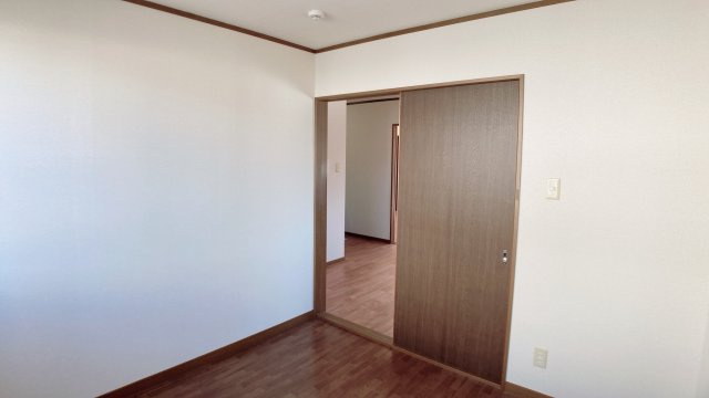 オアシス　二ヶ崎の洋室