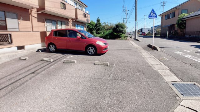 オアシス　二ヶ崎の駐車場