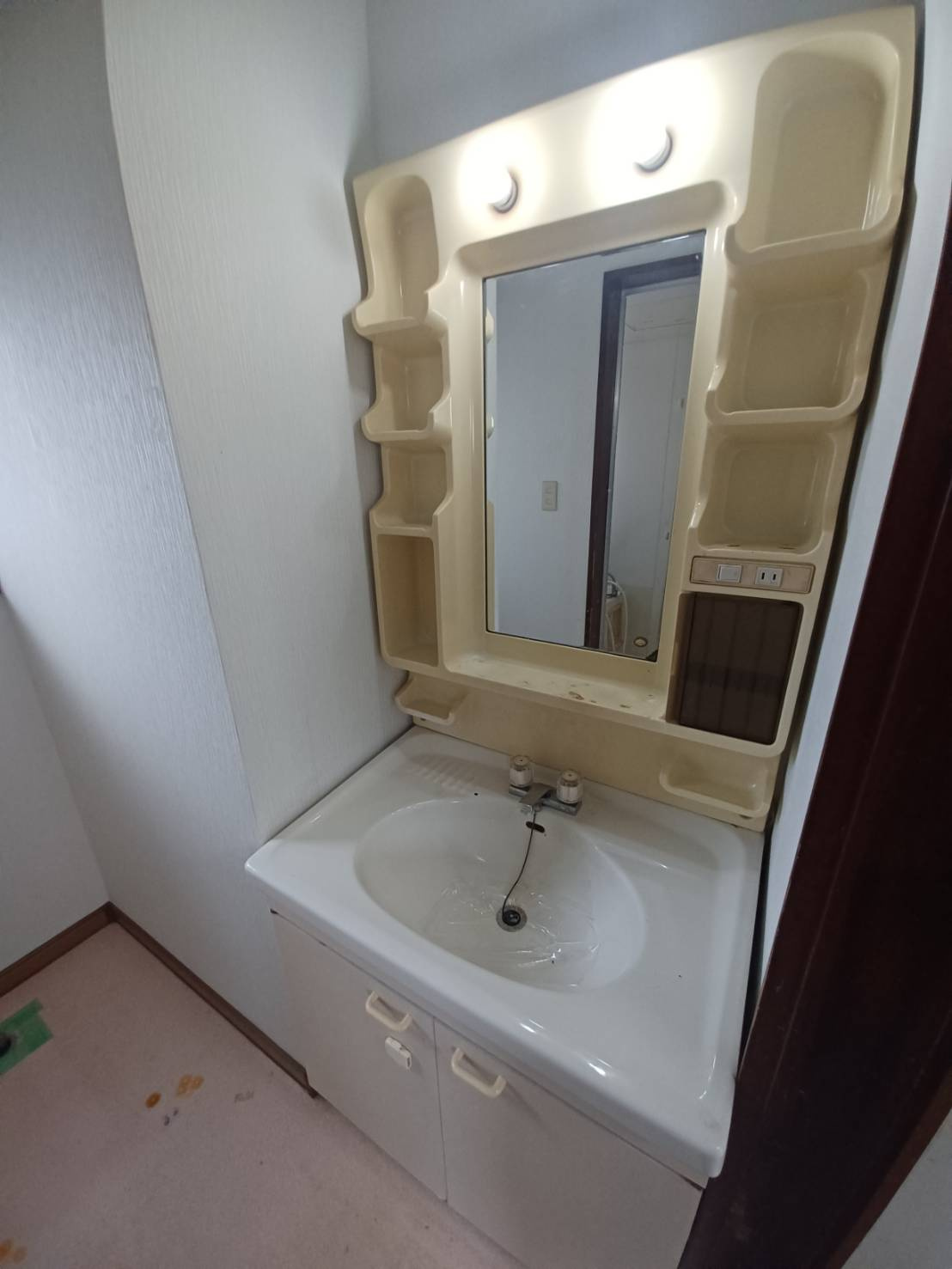 サンメゾネットの独立洗面台