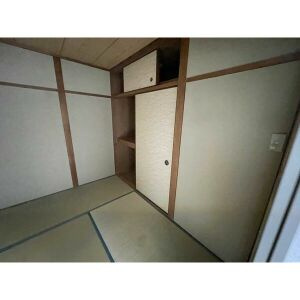 【寝室】 | 愛名マンション