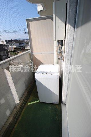 ロワイヤルヒルズ都城のバルコニー|外からの目が気にならないバルコニーで洗濯物が干せます