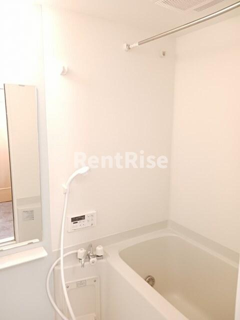 ルルーディアＢの浴室