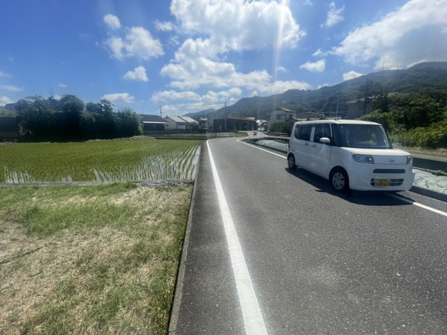 豊原下町土地の前面道路含む現地写真