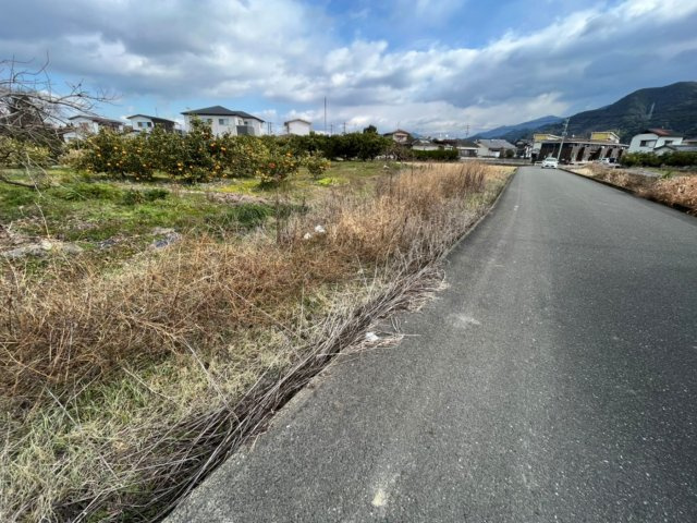 豊原下町土地の前面道路含む現地写真