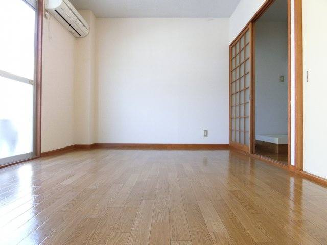 光ハイツ・杉本の居間・リビング