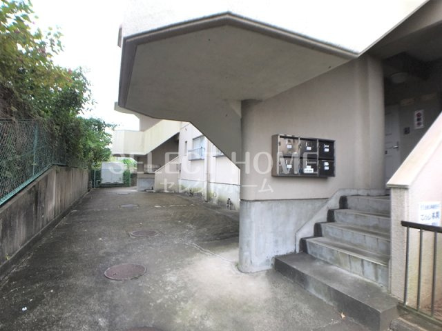 【エントランス】 | マンション本間 | 建物の内部です