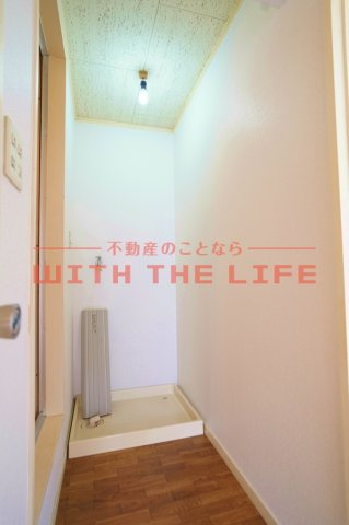 ウエストヴィレッジ【キャッシュバック対象物件】の洗面所|明るい洗面所です