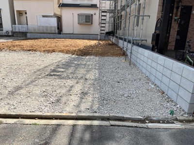 【外観】 | 千種区城木町 全2棟　2号棟＜仲介手数料無料＞春岡小・若水中　新築一戸建て | 4/4撮影
住宅ローンアドバイザーの村田です。住宅ローン審査が通らなかった方、あきらめる前にご相談ください。