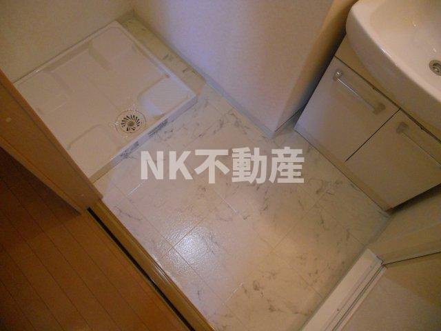 【洗面所】 | アンソレイユ菱屋西（河内小阪賃貸） | 広い洗面スペース