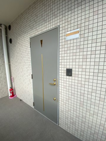 アデランテの玄関