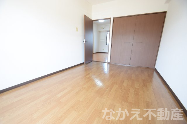 【寝室】 | 落ち着いた色調の寝室です