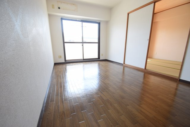 【寝室】 | 落ち着いて過ごせるお部屋なので、寝室にいかがでしょうか