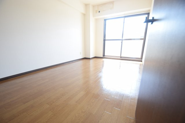 【寝室】 | 落ち着いて過ごせるお部屋なので、寝室にいかがでしょうか